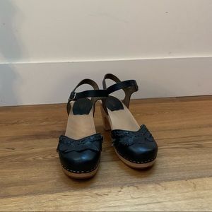 Swedish Hasbeens fringe clogs, 37
